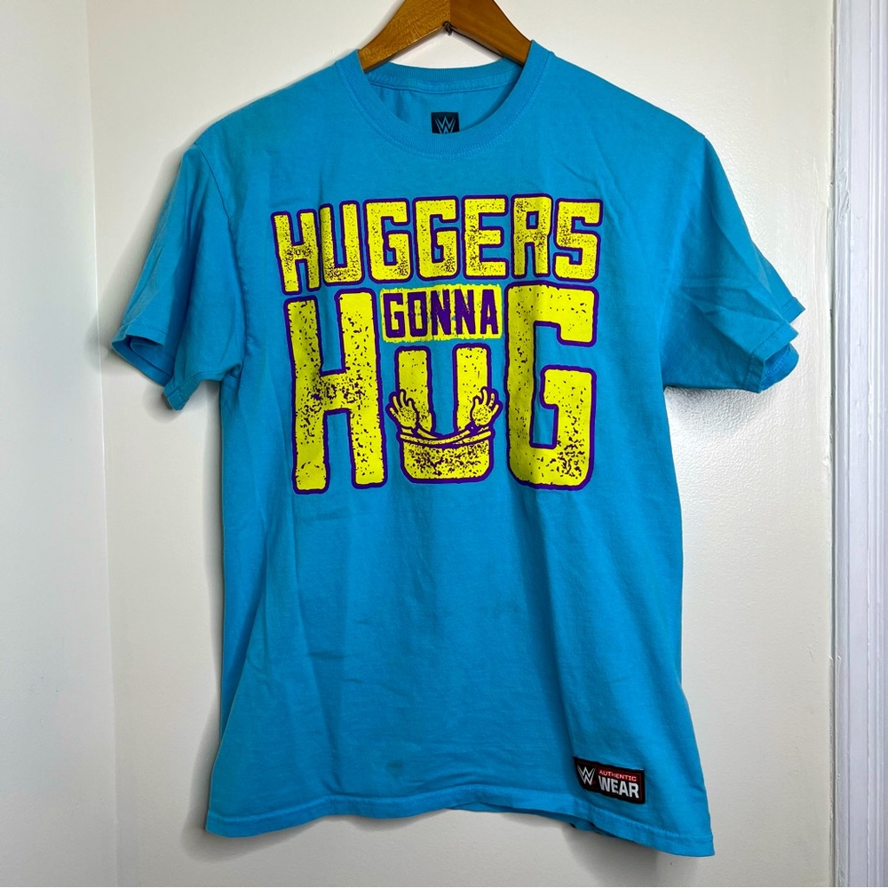 WWE Authentic Wear Bayley Huggers Gonna Hug T Shirt Size Medium FLAWED